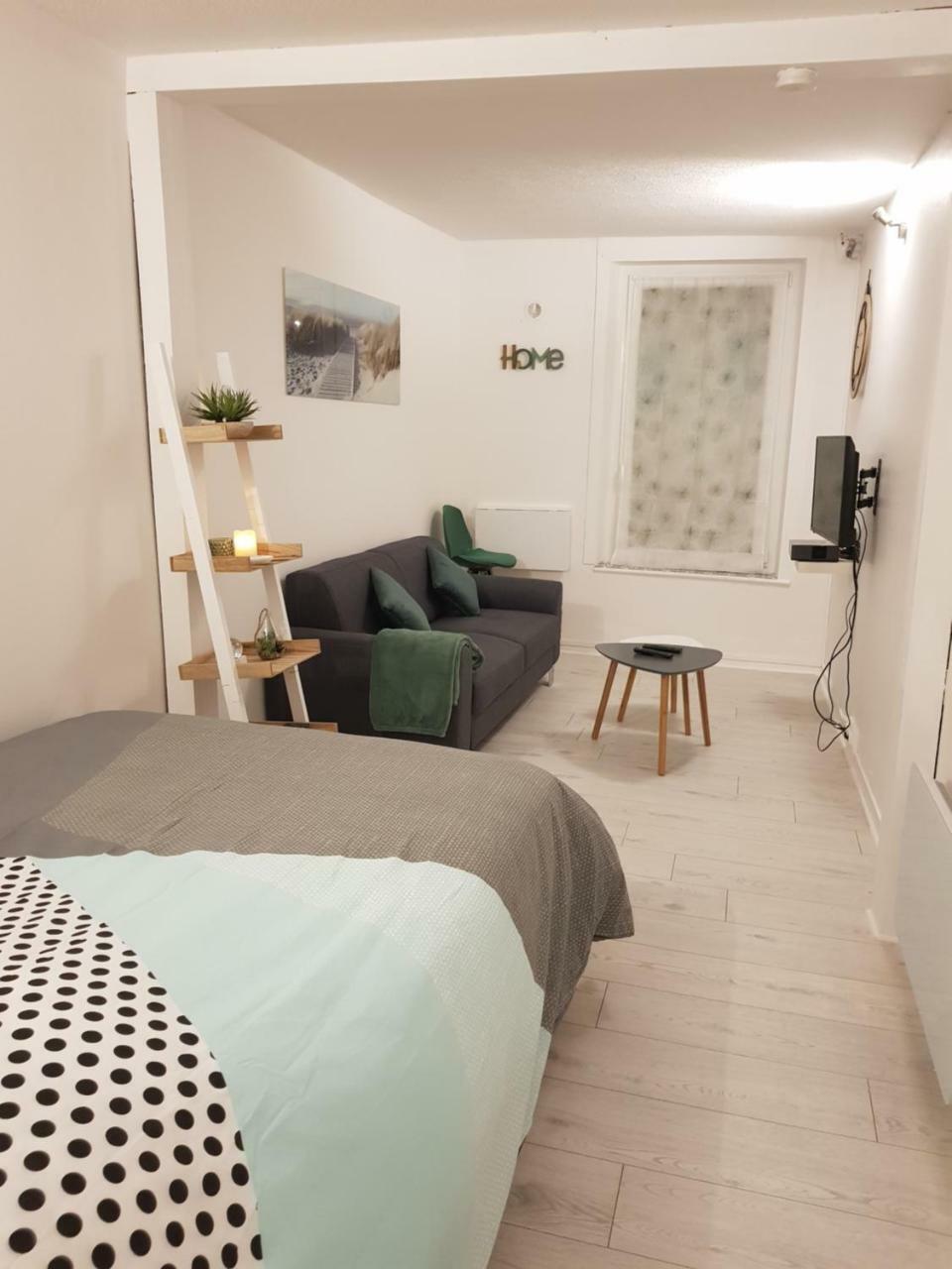Nid Douillet Au Centre * Epinal